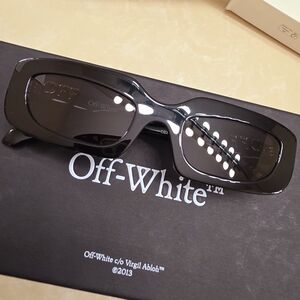 NEW AUTHENTIC Off-White Black Sunglasses With Gold Accents FULL SET